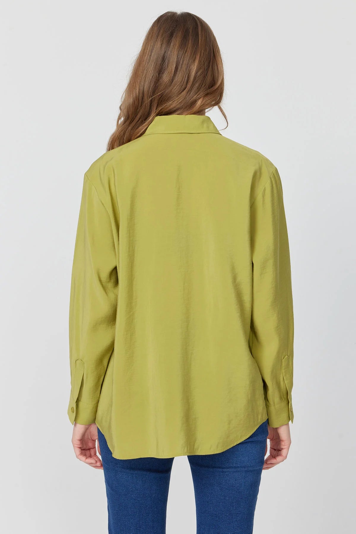 کراسێکی نەرم و ڕەنگی ئافرەتان