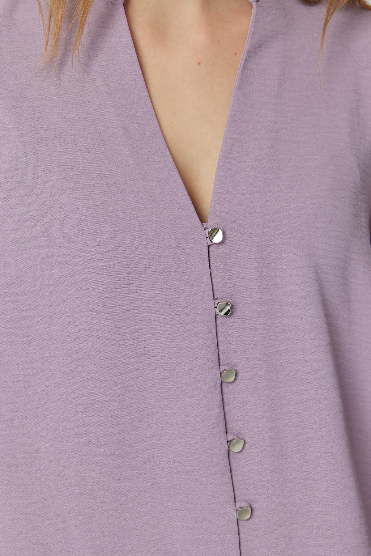 بلوزی کۆلارە ماندارین بۆ ئافرەتان 