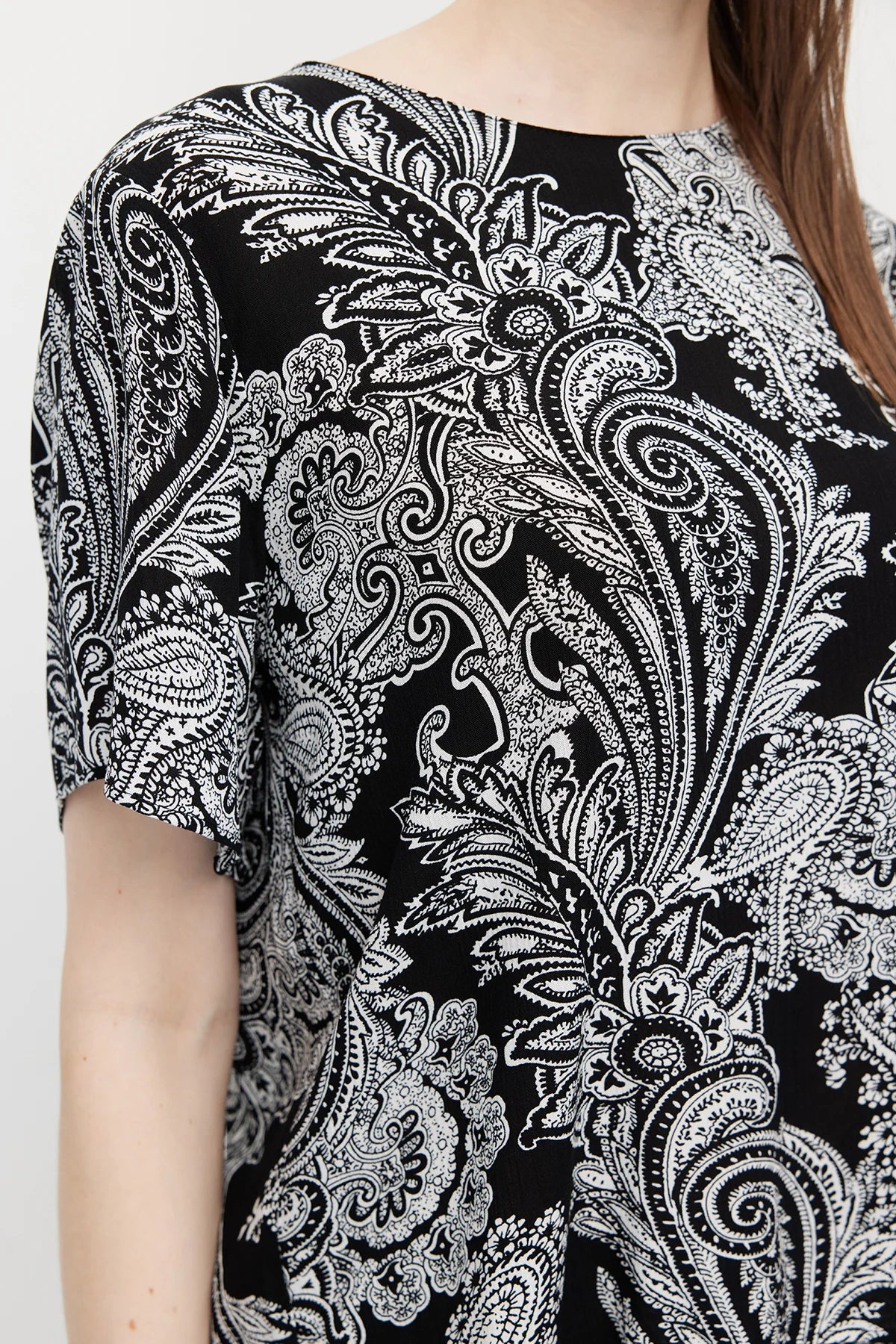 Women's Tight-Tie Patterned Blouse