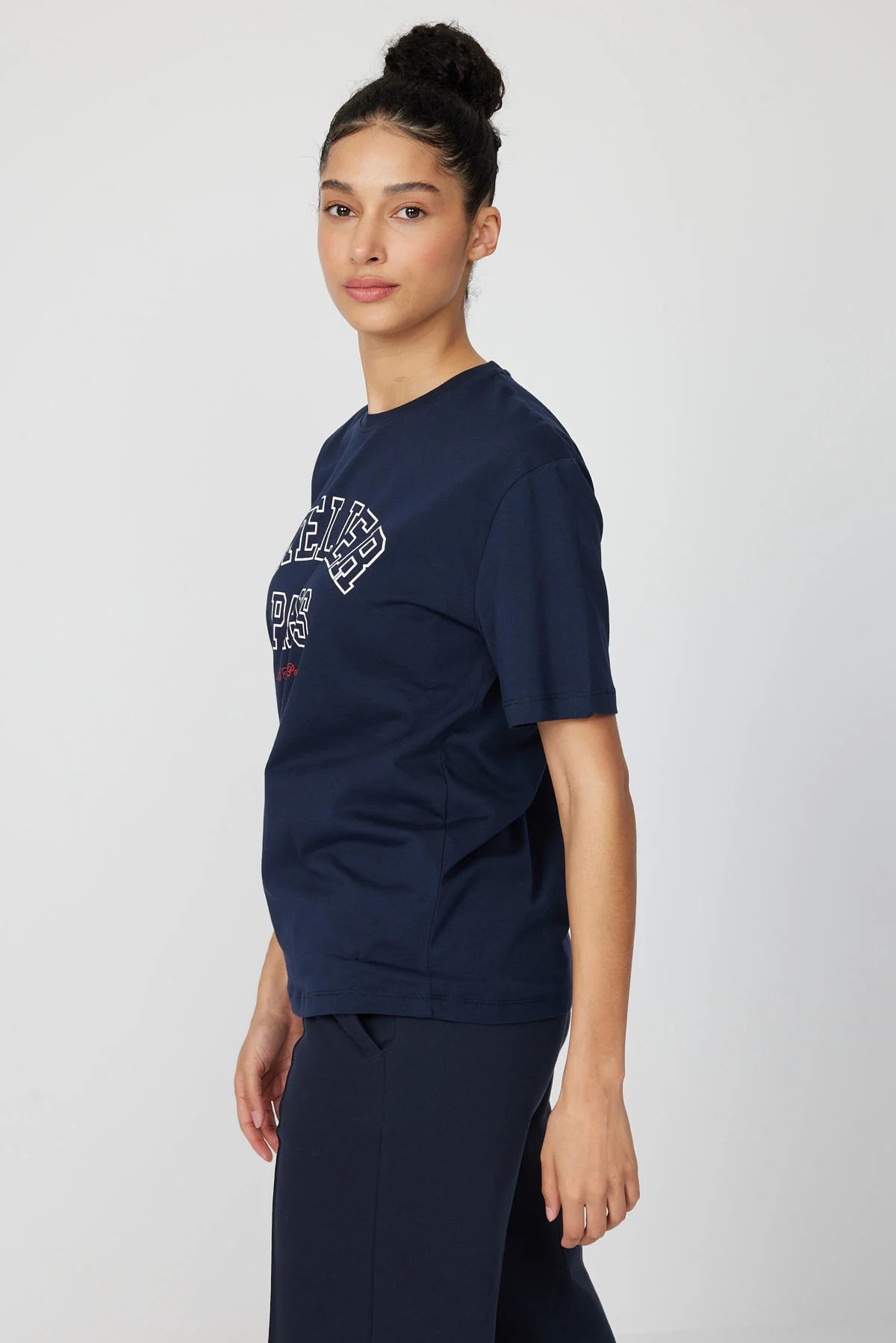 تیشێرتی ئافرەتان