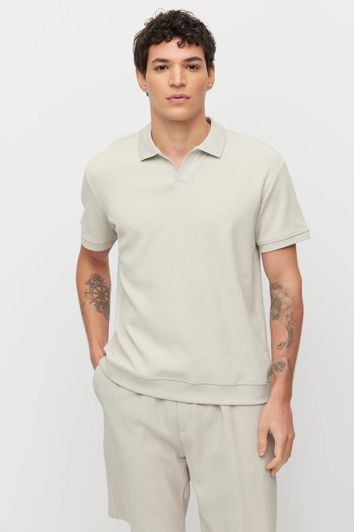 Men's Textured Collar T-shirt