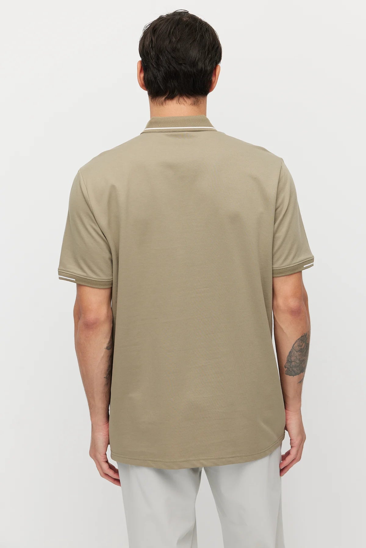 Men's Button-Down Collar T-shirt with Contrasting Color Details