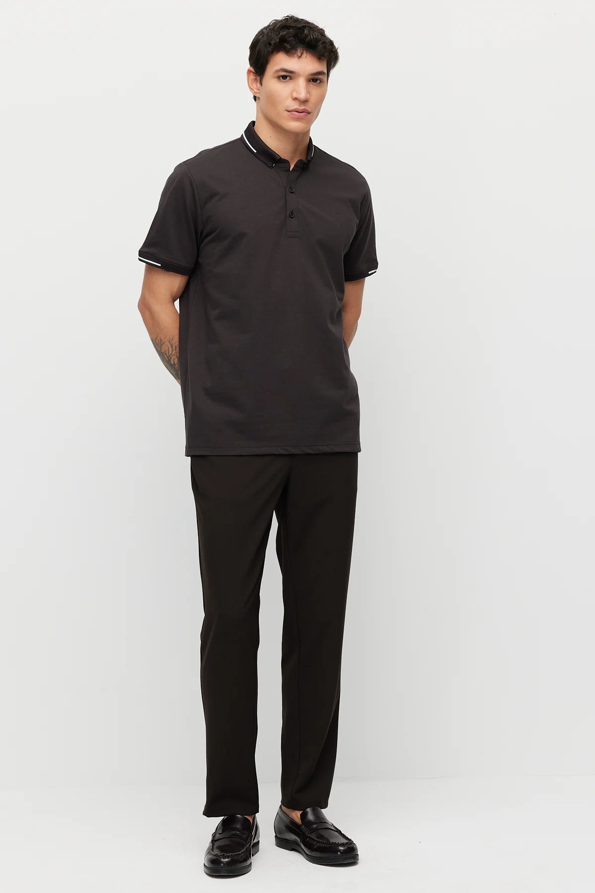 Men's Button-Down Collar T-shirt with Contrasting Color Details