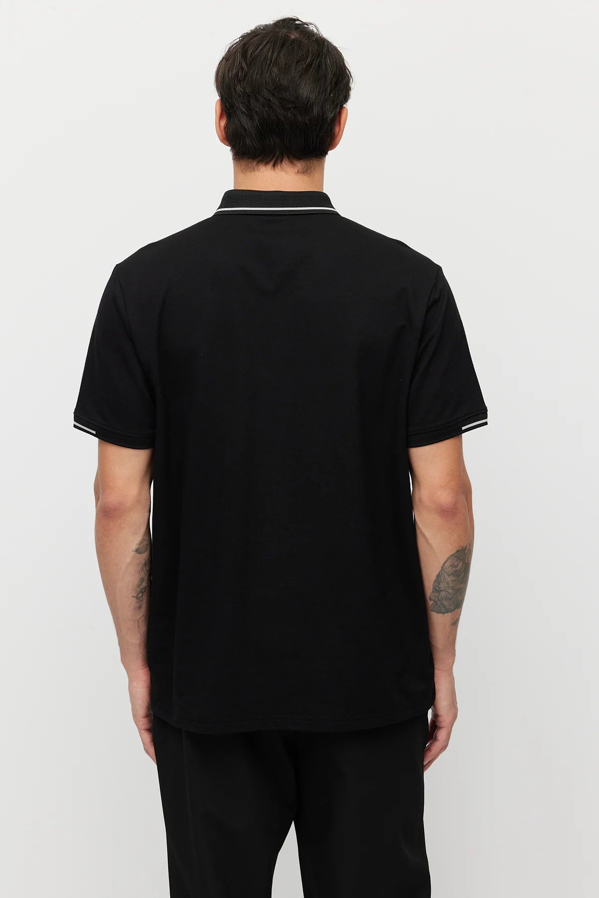 Men's Button-Down Collar T-shirt with Contrasting Color Details