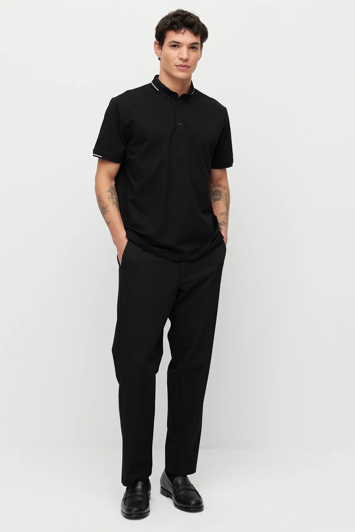 Men's Button-Down Collar T-shirt with Contrasting Color Details