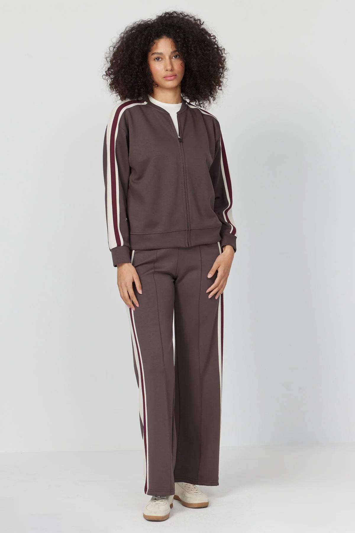 Kadın Hakim Yaka Sweatshirt