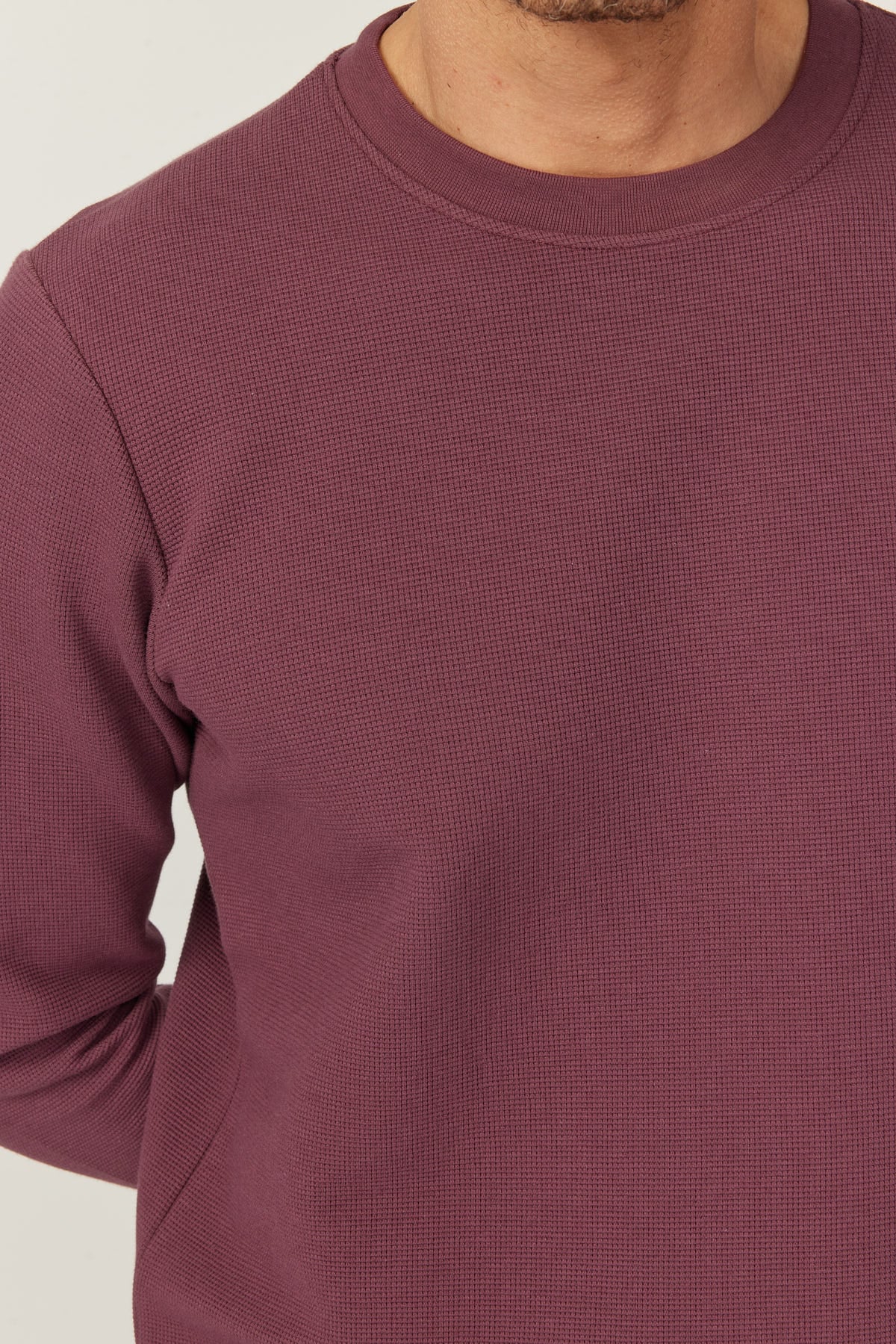 سویتشێرتێکی بنەڕەتی پیاوان