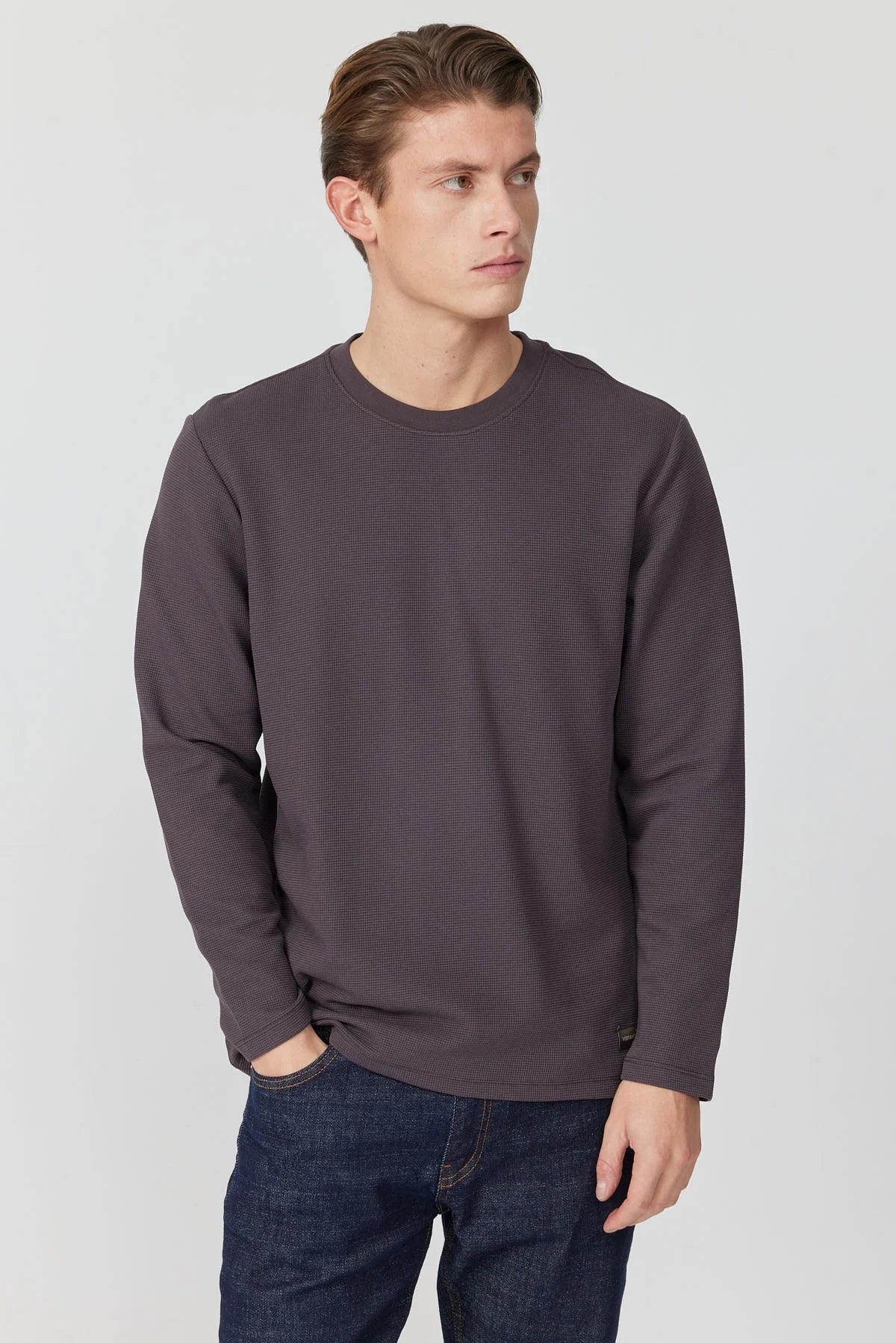 سویتشێرتێکی بنەڕەتی پیاوان