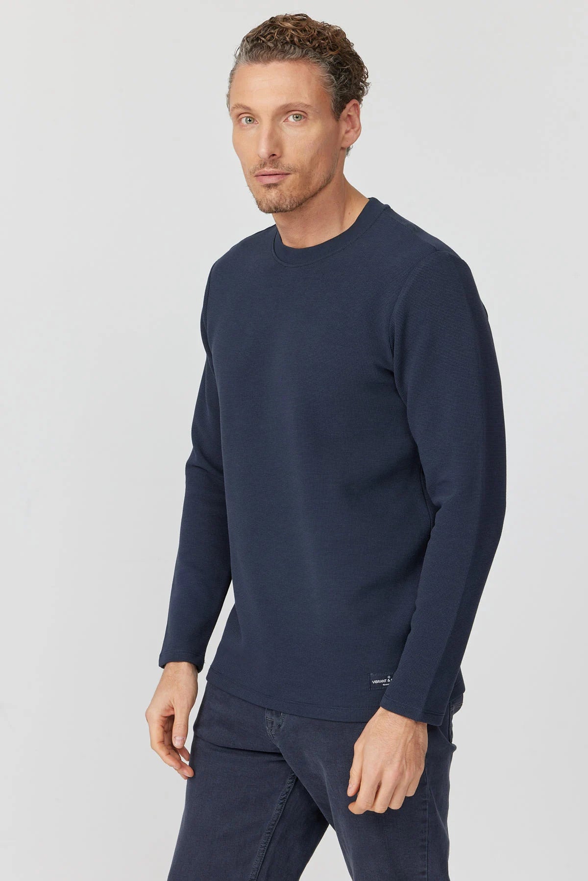 سویتشێرتێکی بنەڕەتی پیاوان