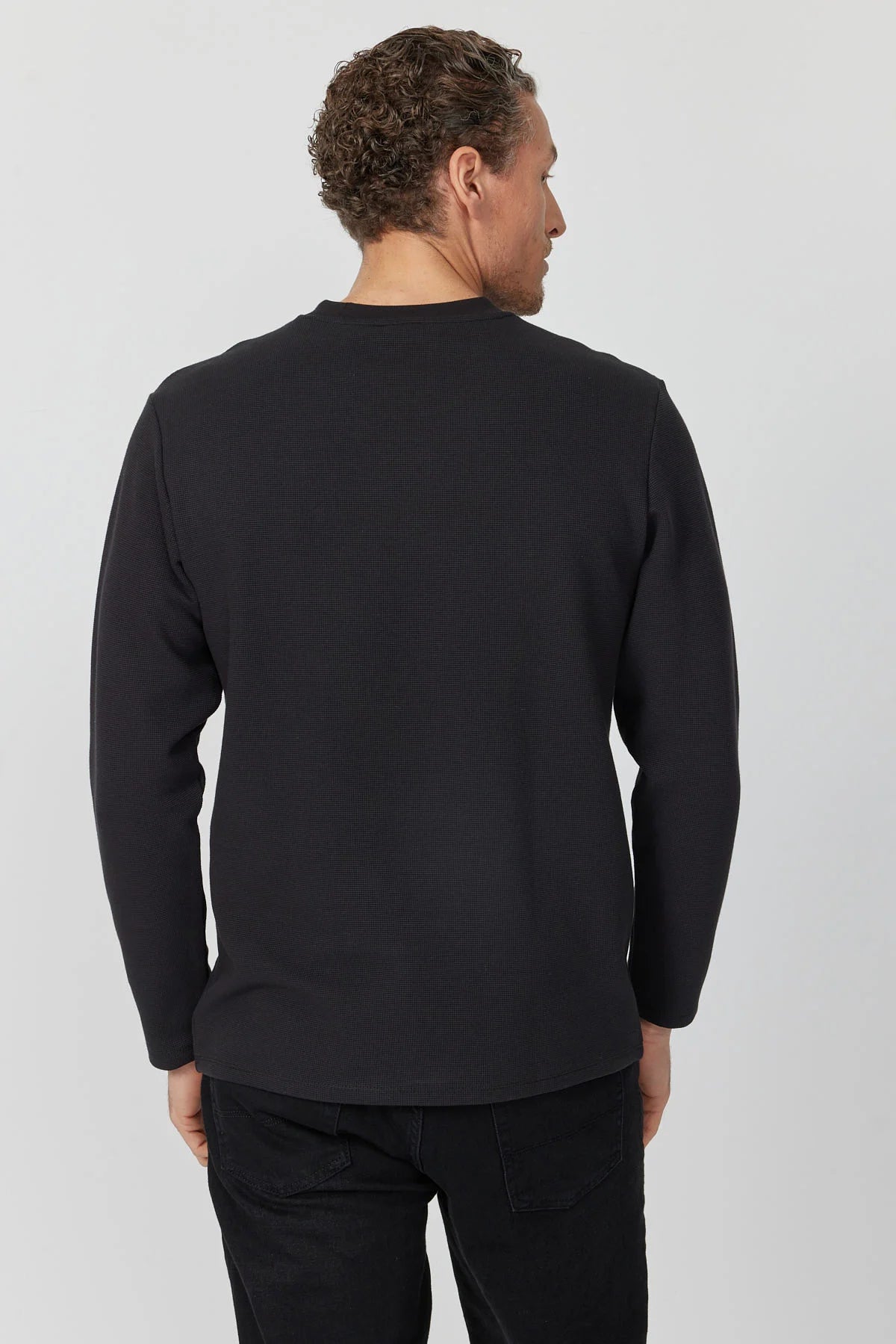 سویتشێرتێکی بنەڕەتی پیاوان