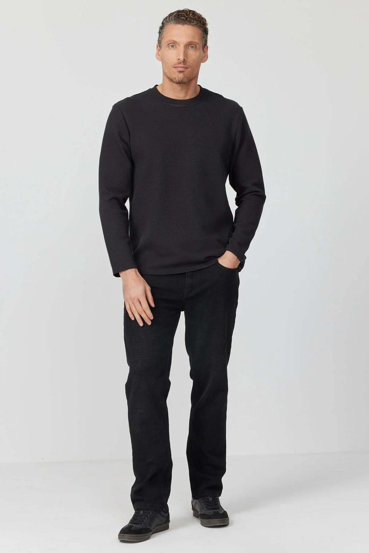 سویتشێرتێکی بنەڕەتی پیاوان