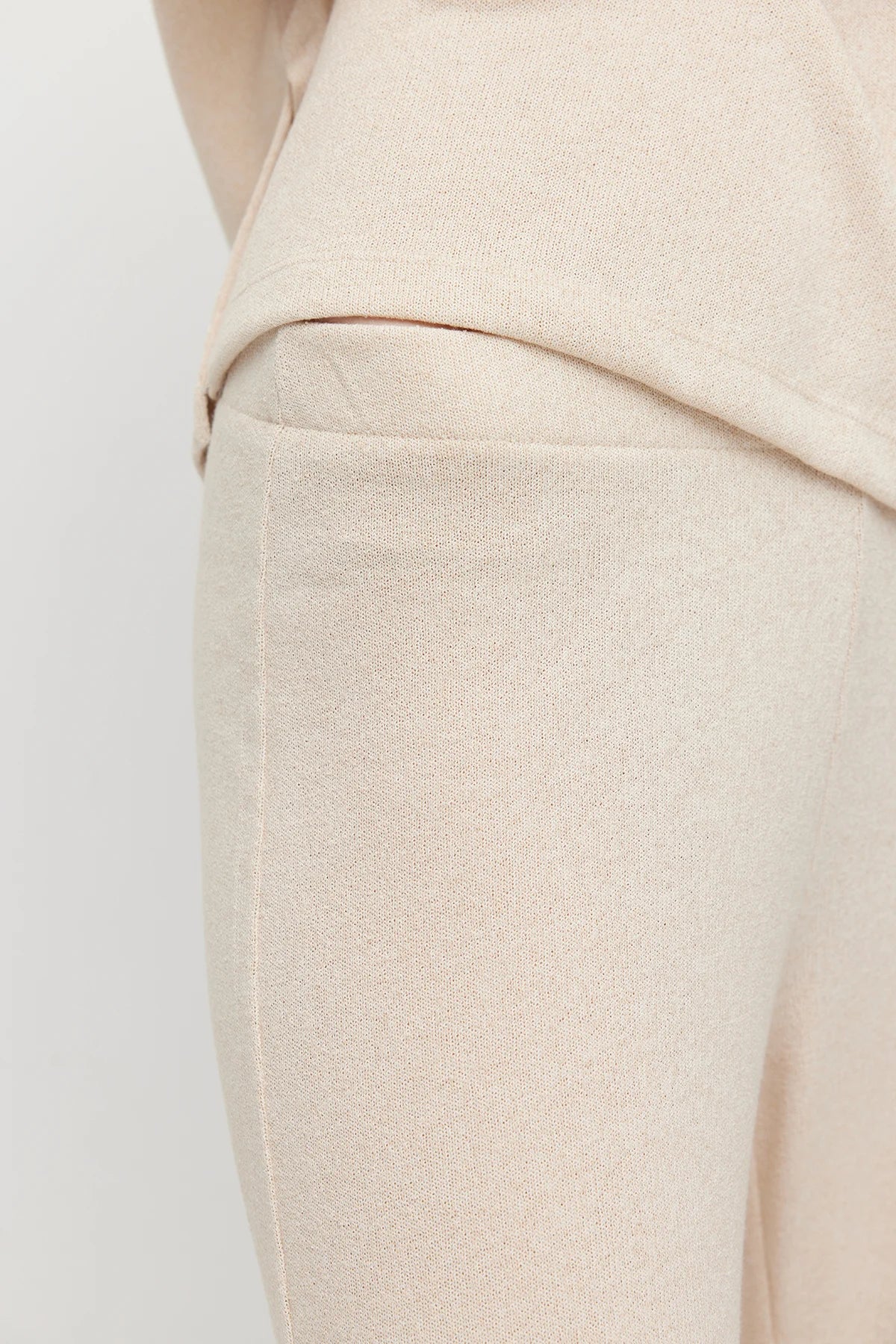 Women's Elastic Waist Relaxed Fit Textured Trousers