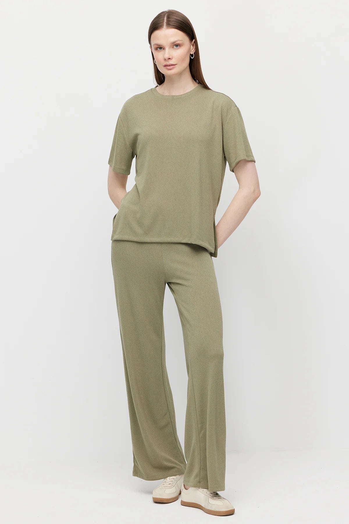 Women's Elastic Waist Relaxed Fit Textured Trousers