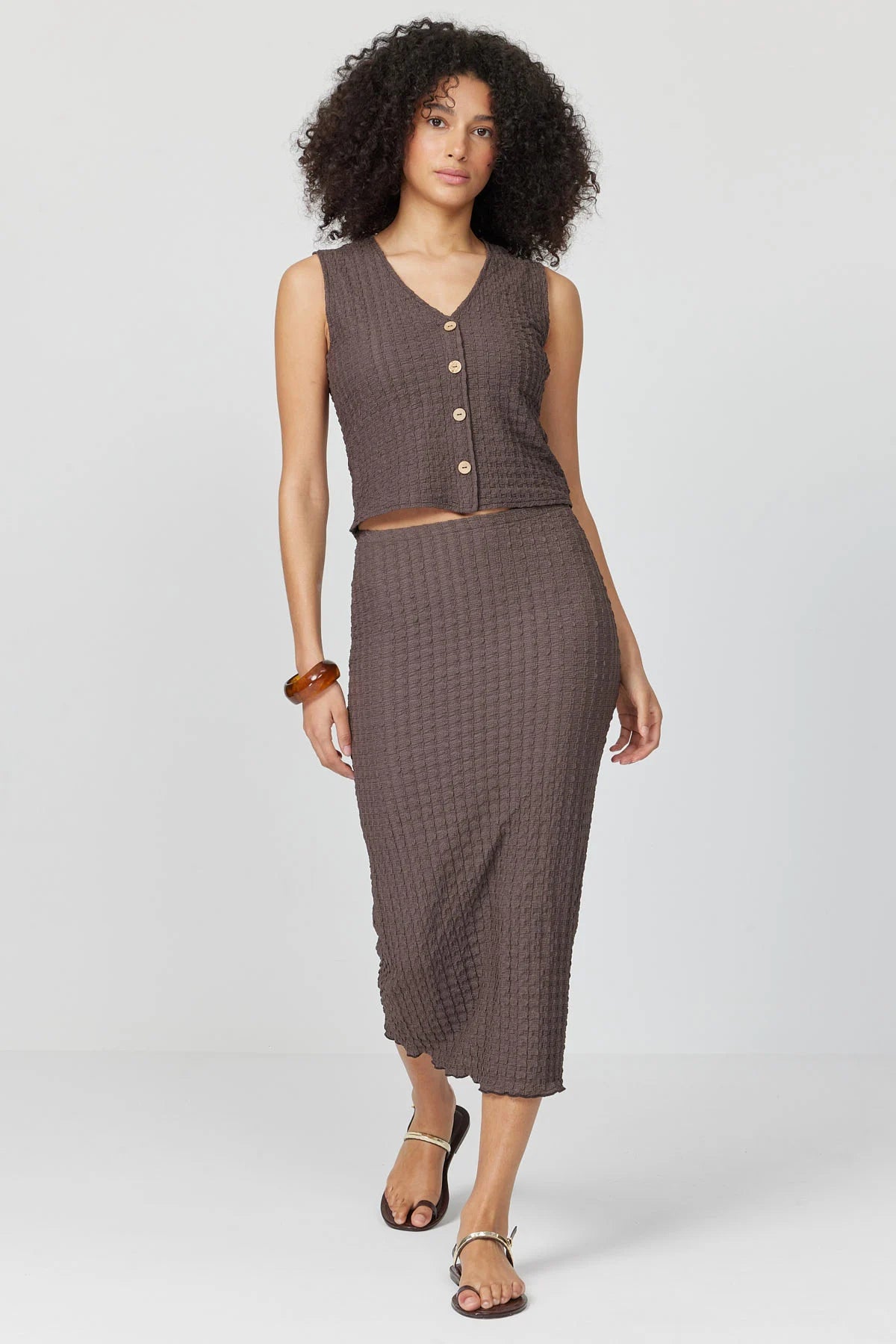 تەنوورەی ڕەنگاوڕەنگی ئافرەتان