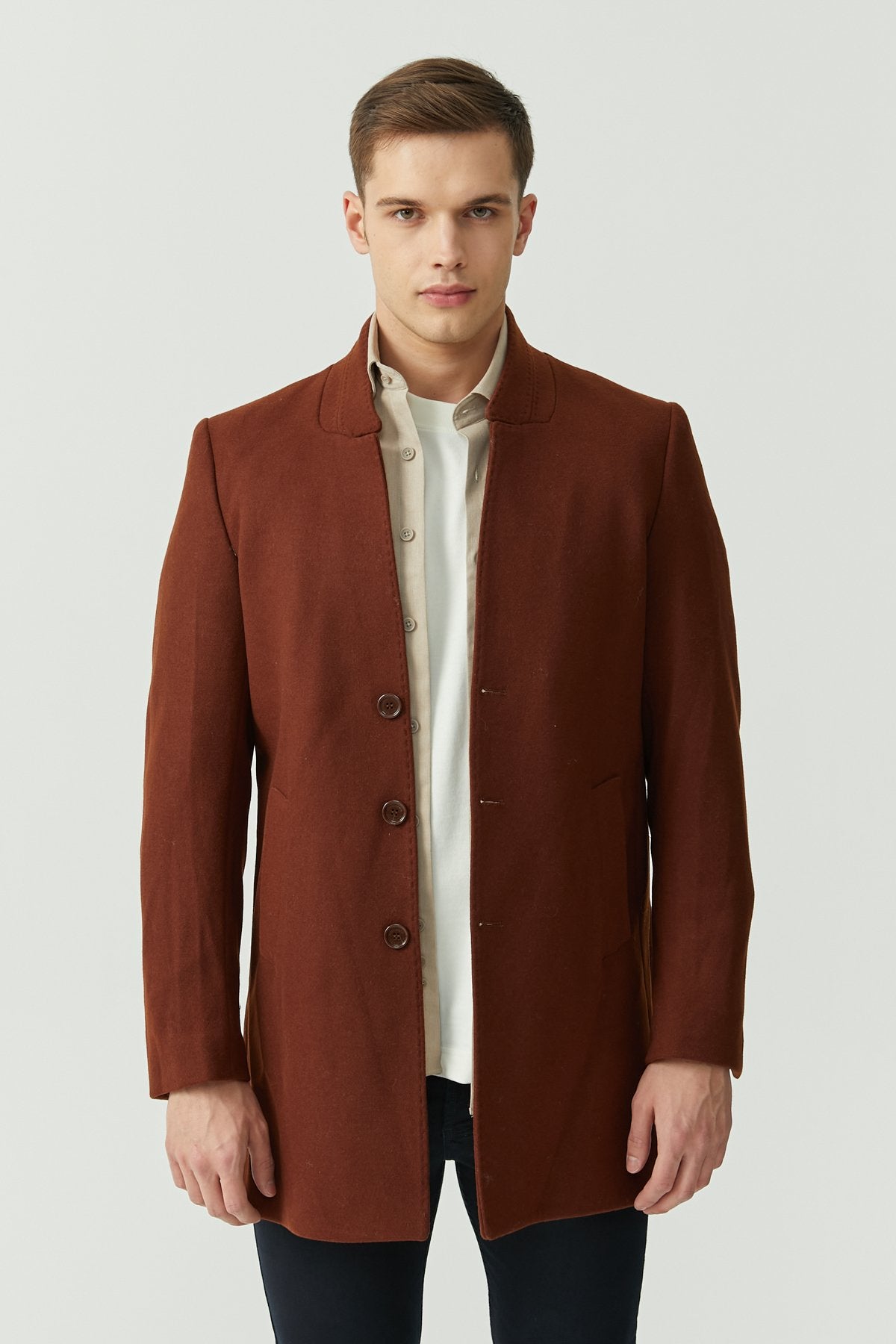 Men's Classic Cut Buttoned Coat