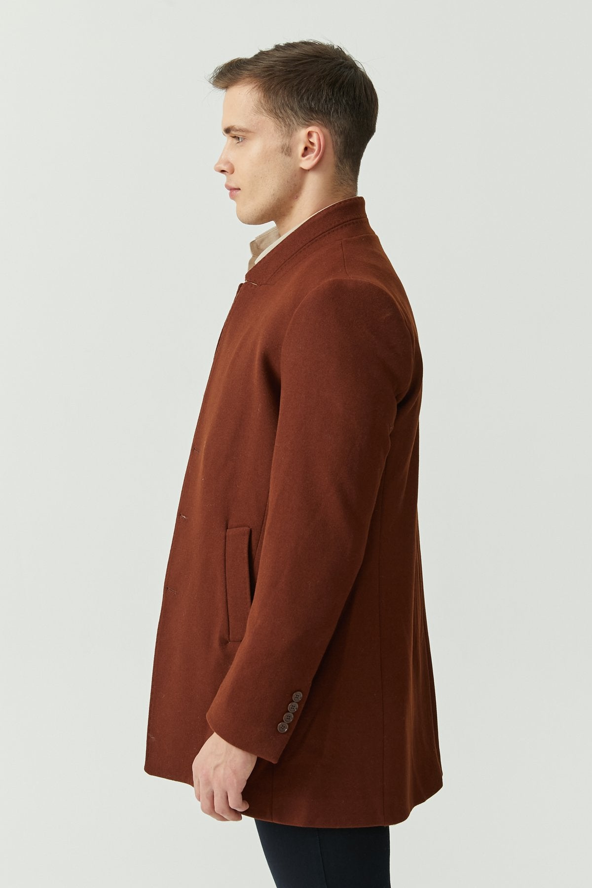 Men's Classic Cut Buttoned Coat