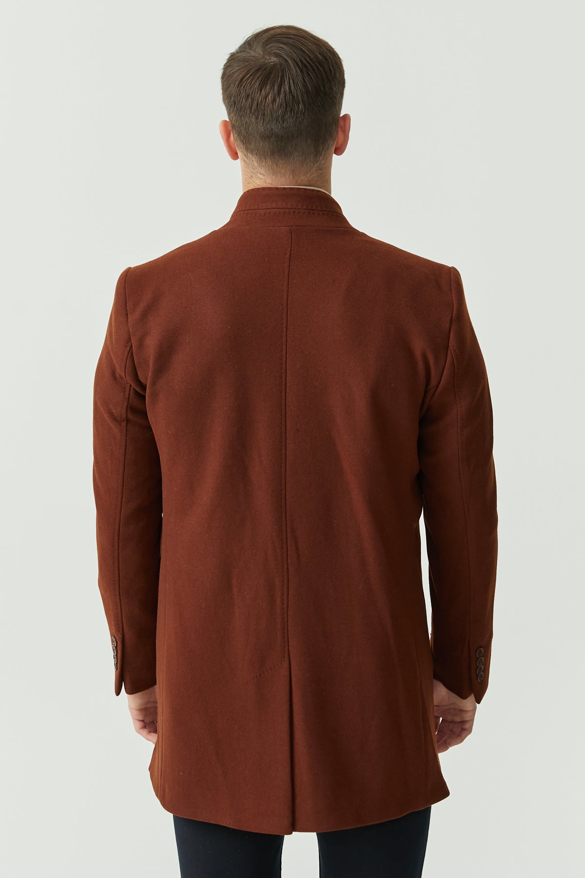 Men's Classic Cut Buttoned Coat