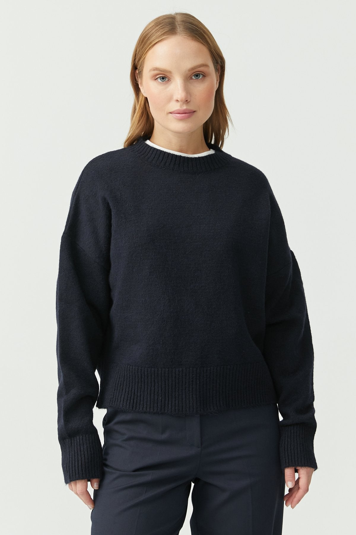 Women's Crew Neck Knitwear Sweater
