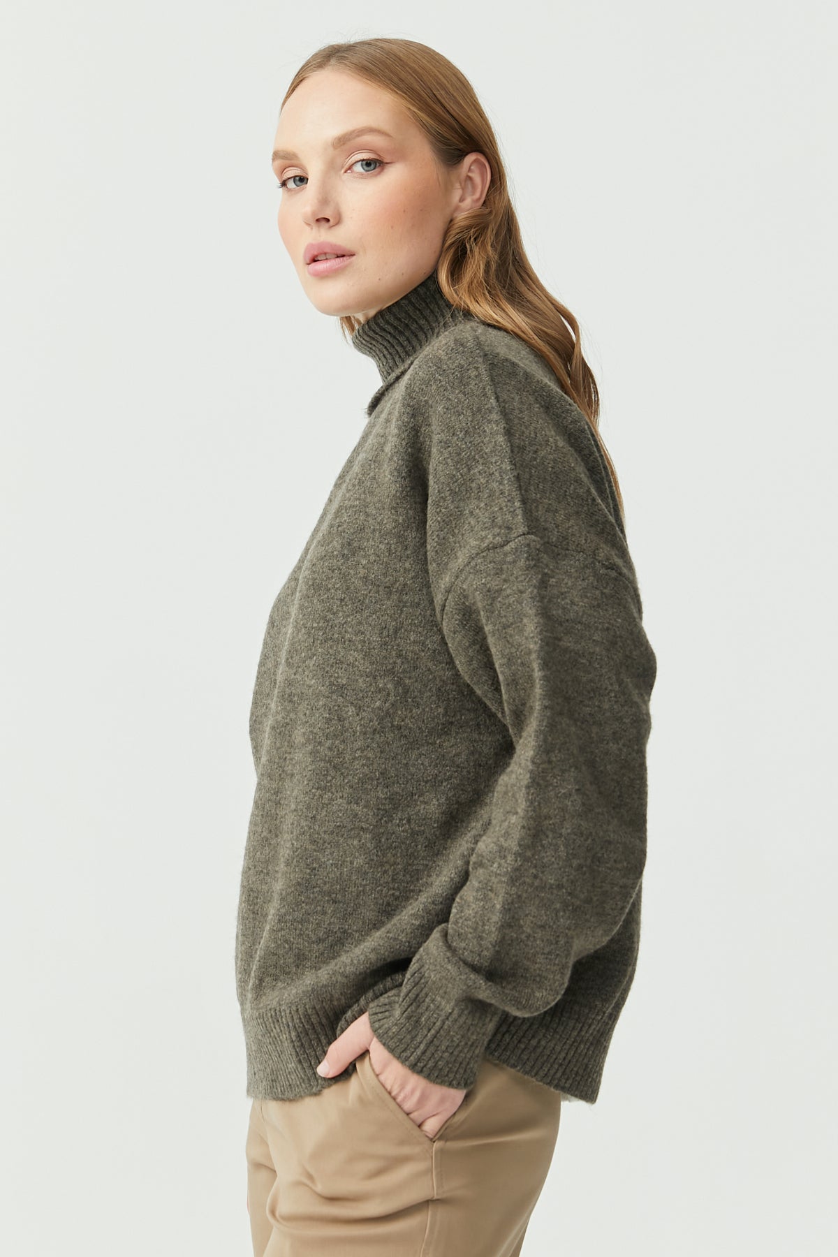 Women's Oversize Turtleneck Knitwear Sweater