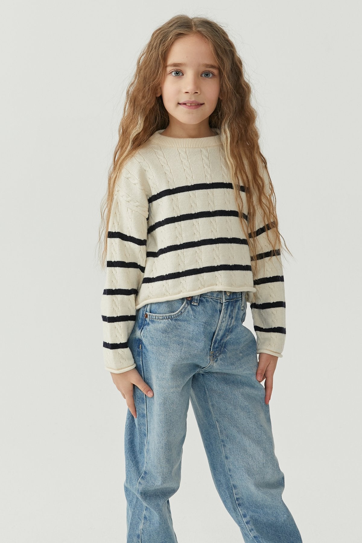 Girl's Crew Neck Short Knit Sweater