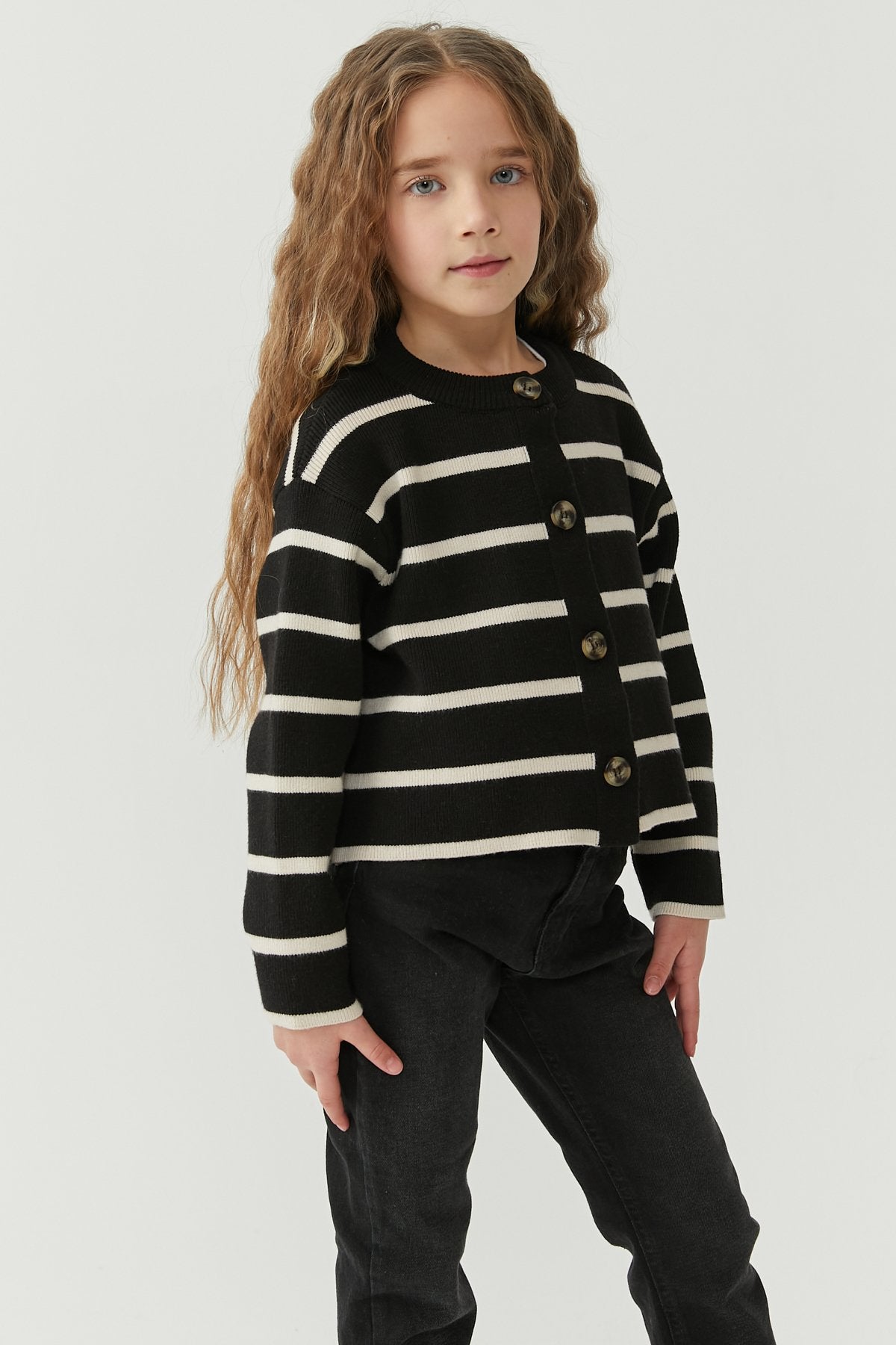 Girl's Crew Neck Buttoned Knit Cardigan