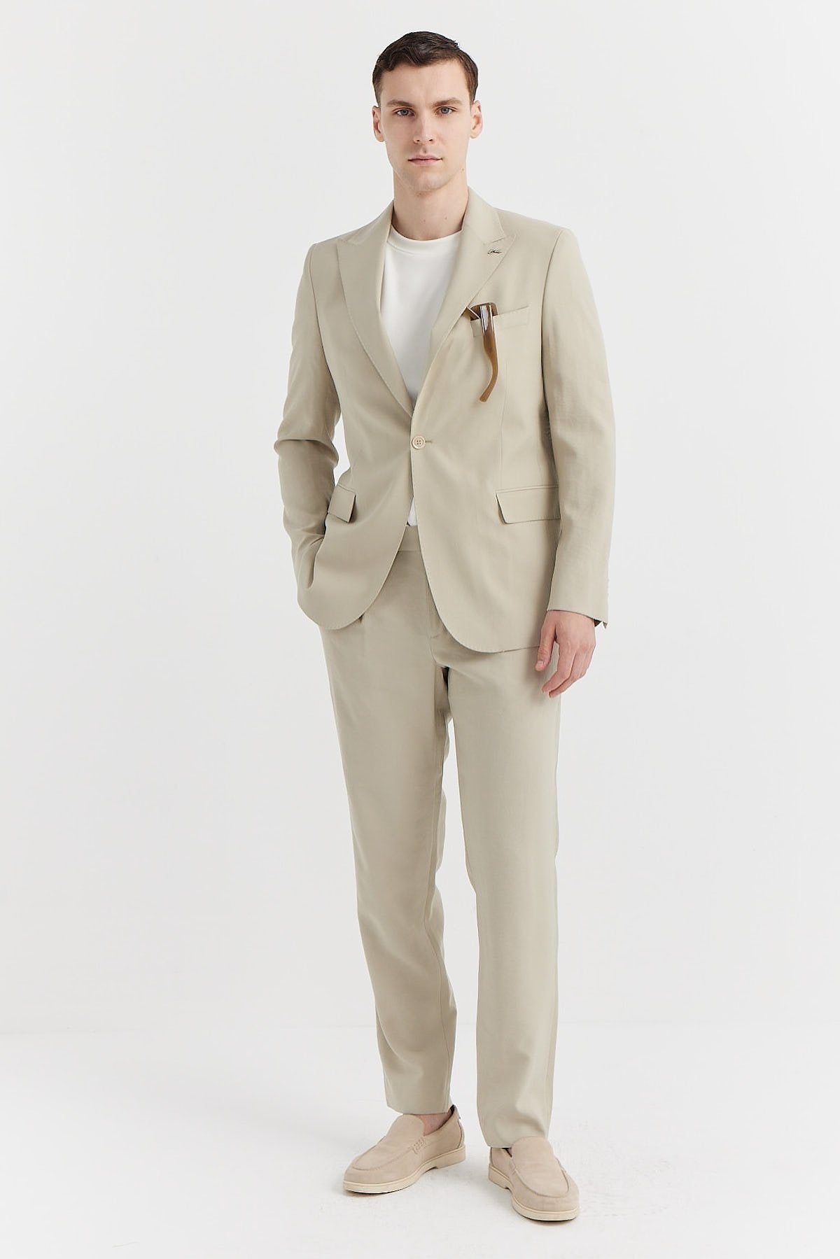 Mono Collar Classic Suit