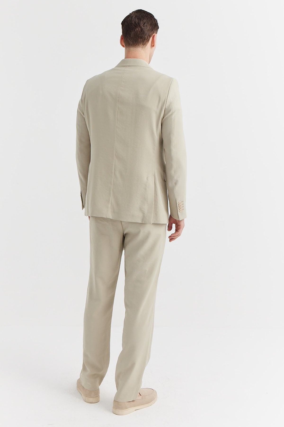 Mono Collar Classic Suit