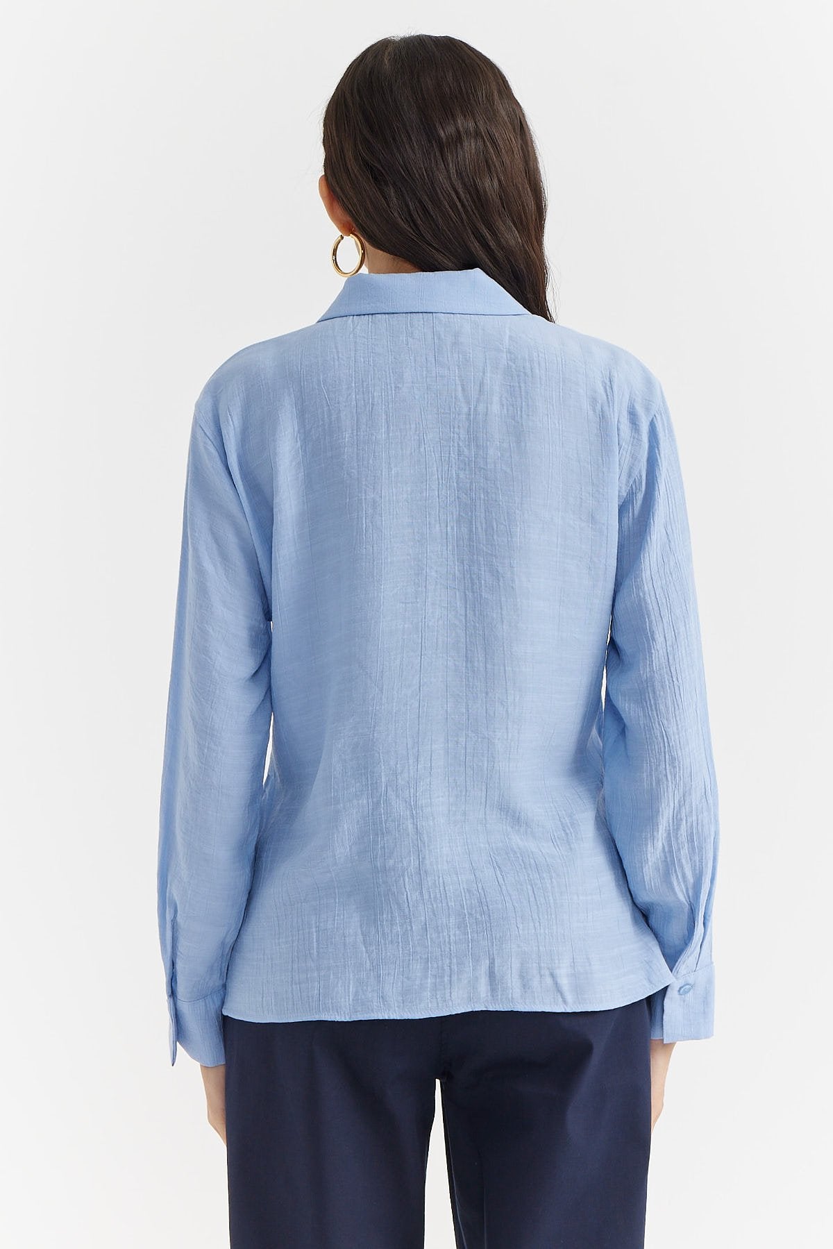Women's Knotted and Flowy Shirt