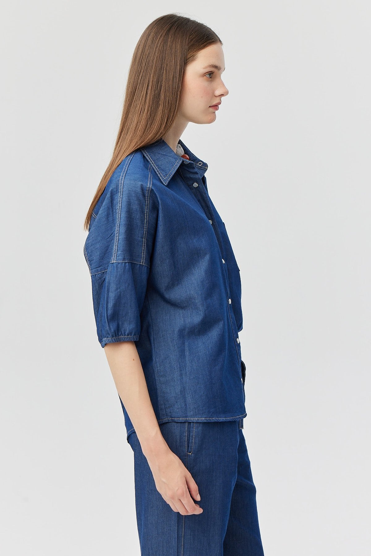 Women's Oversized Denim Shirt with Pockets