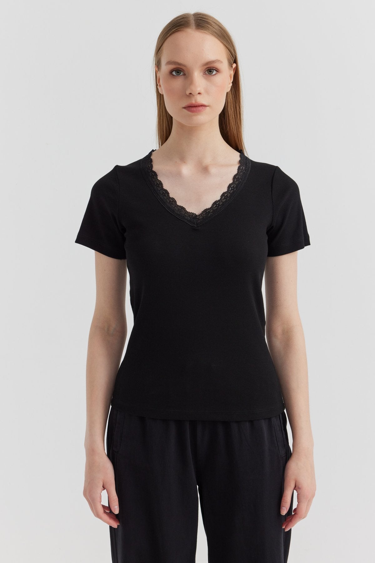 Women's Lace Detailed Collar Blouse