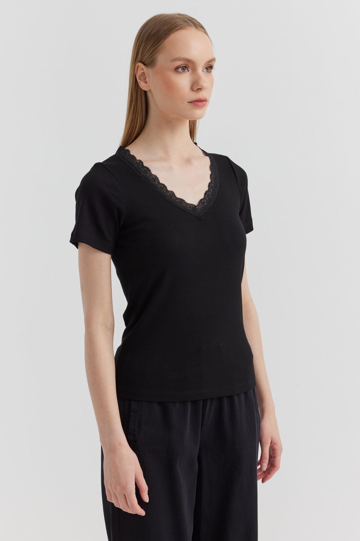 Women's Lace Detailed Collar Blouse