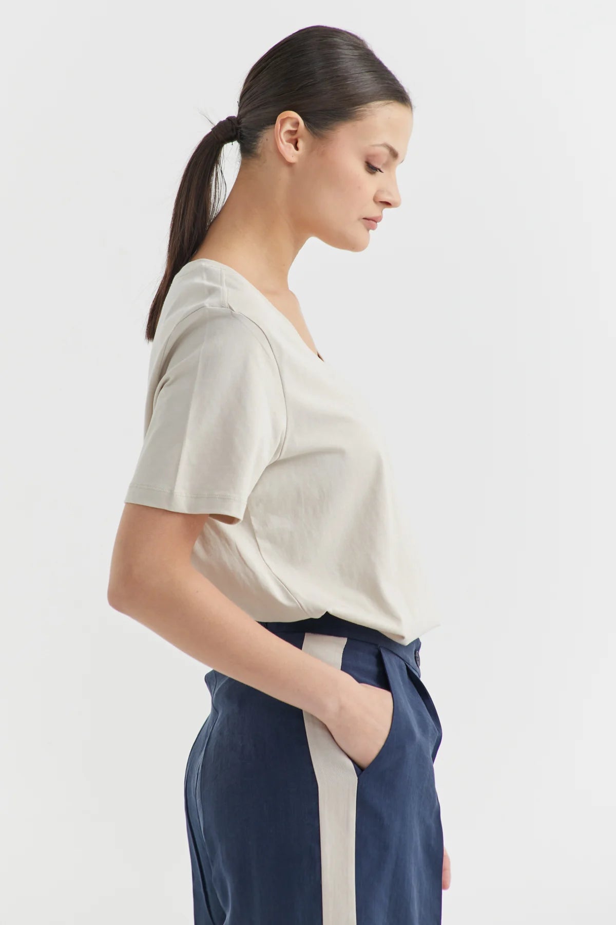 Kadın V Yaka Basic T-shirt
