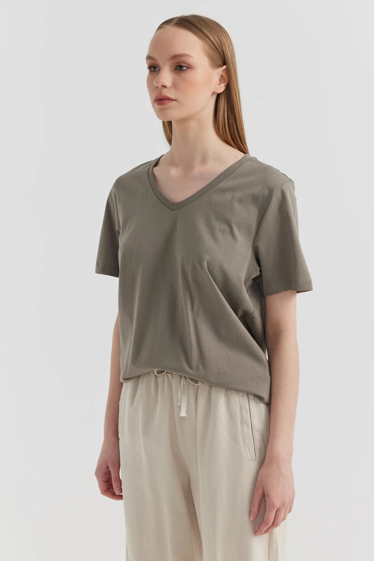 Kadın V Yaka Basic T-shirt