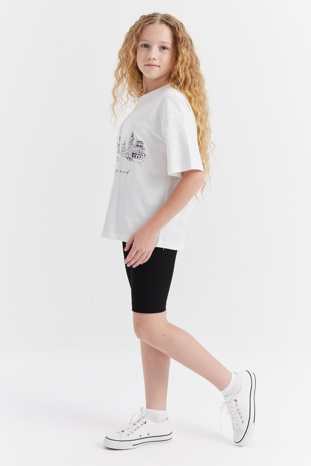 Girl's Printed Detailed T-shirt
