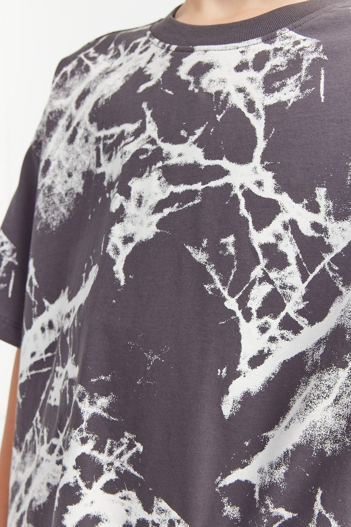 Erkek Çocuk Batik Desenli Tişört