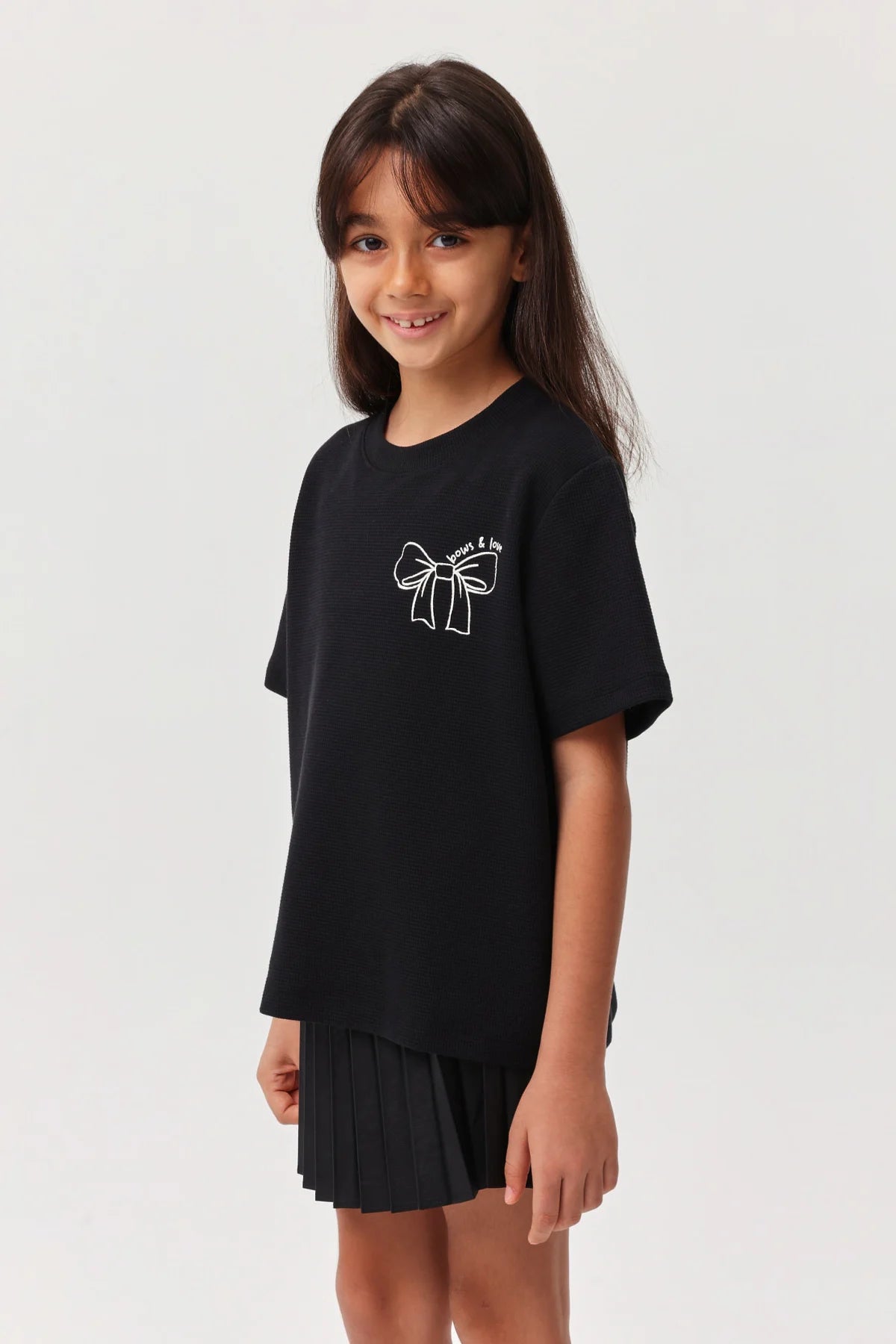 تي شيرت بناتي مزخرف بتفاصيل