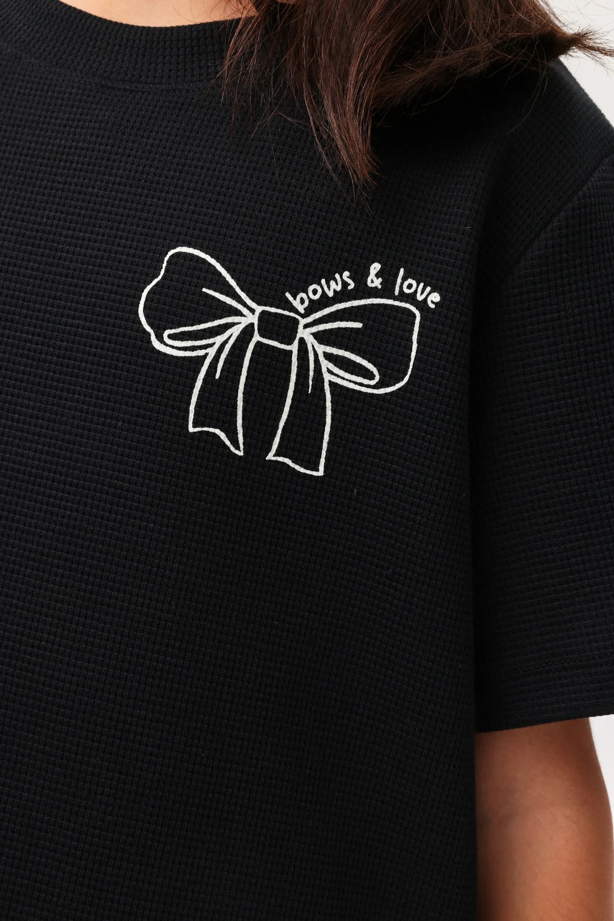 تي شيرت بناتي مزخرف بتفاصيل