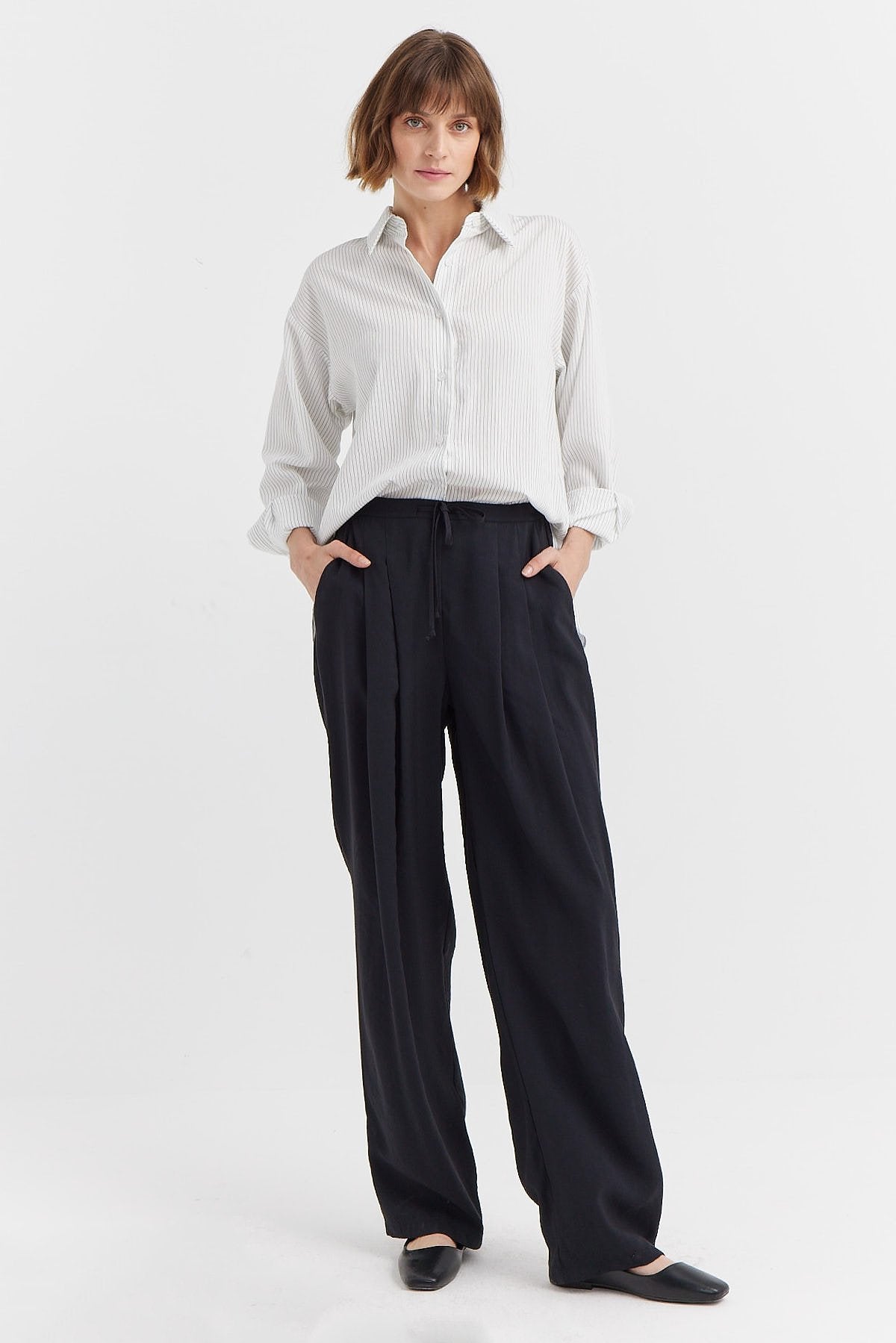 Women's Pleated Wide Leg Trousers