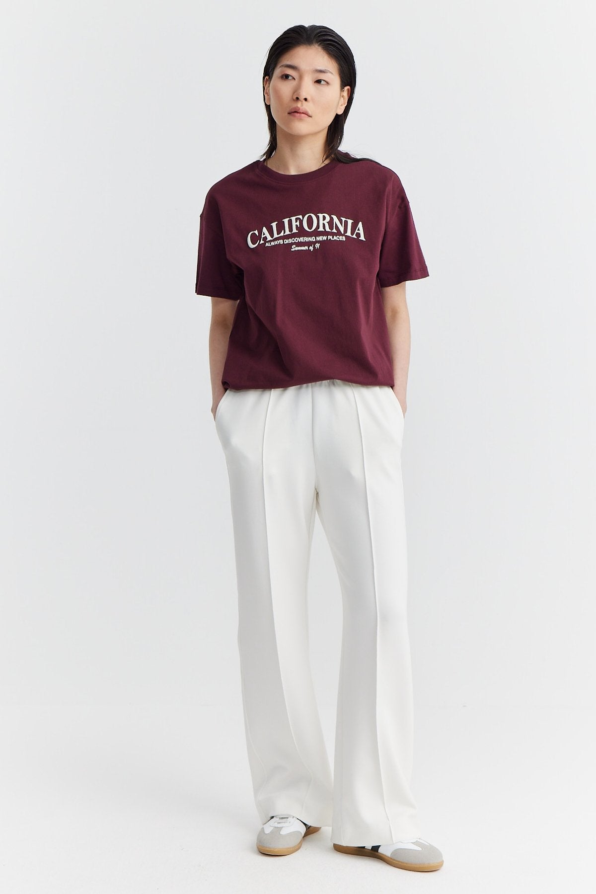 شورت رياضي نسائي بخياطة أمامية