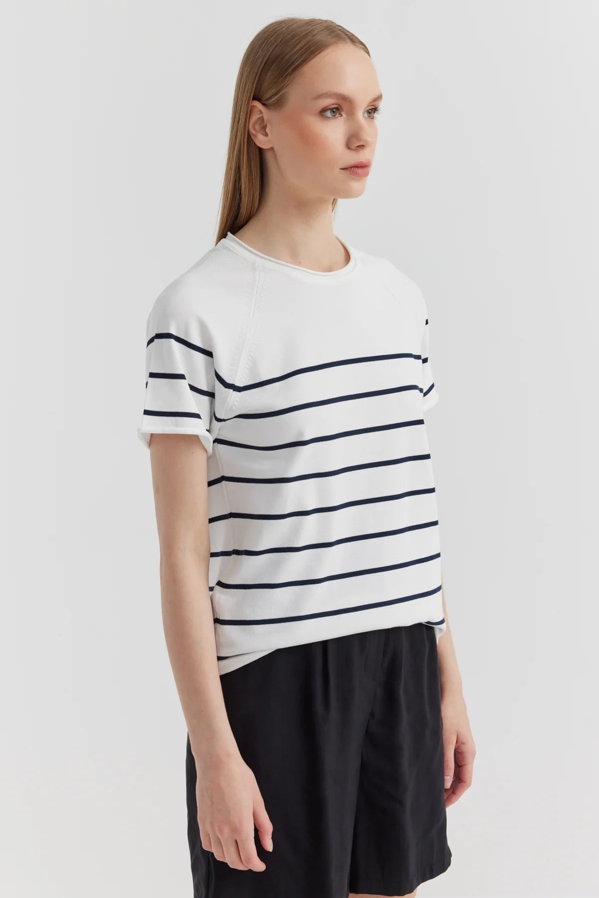 Kadın Sosis Yaka Çizgili Kısa Kollu Triko T-shirt