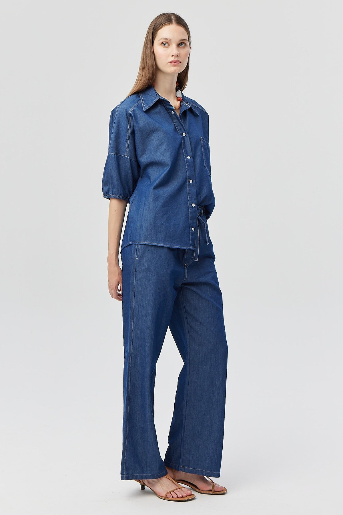 Women's Elastic Waist Jeans with Pockets