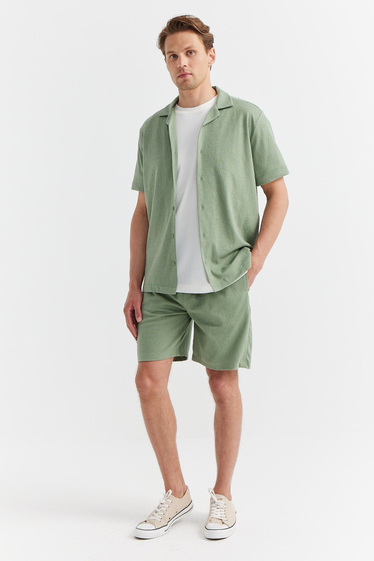 Men's Textured Tie-Waist Shorts