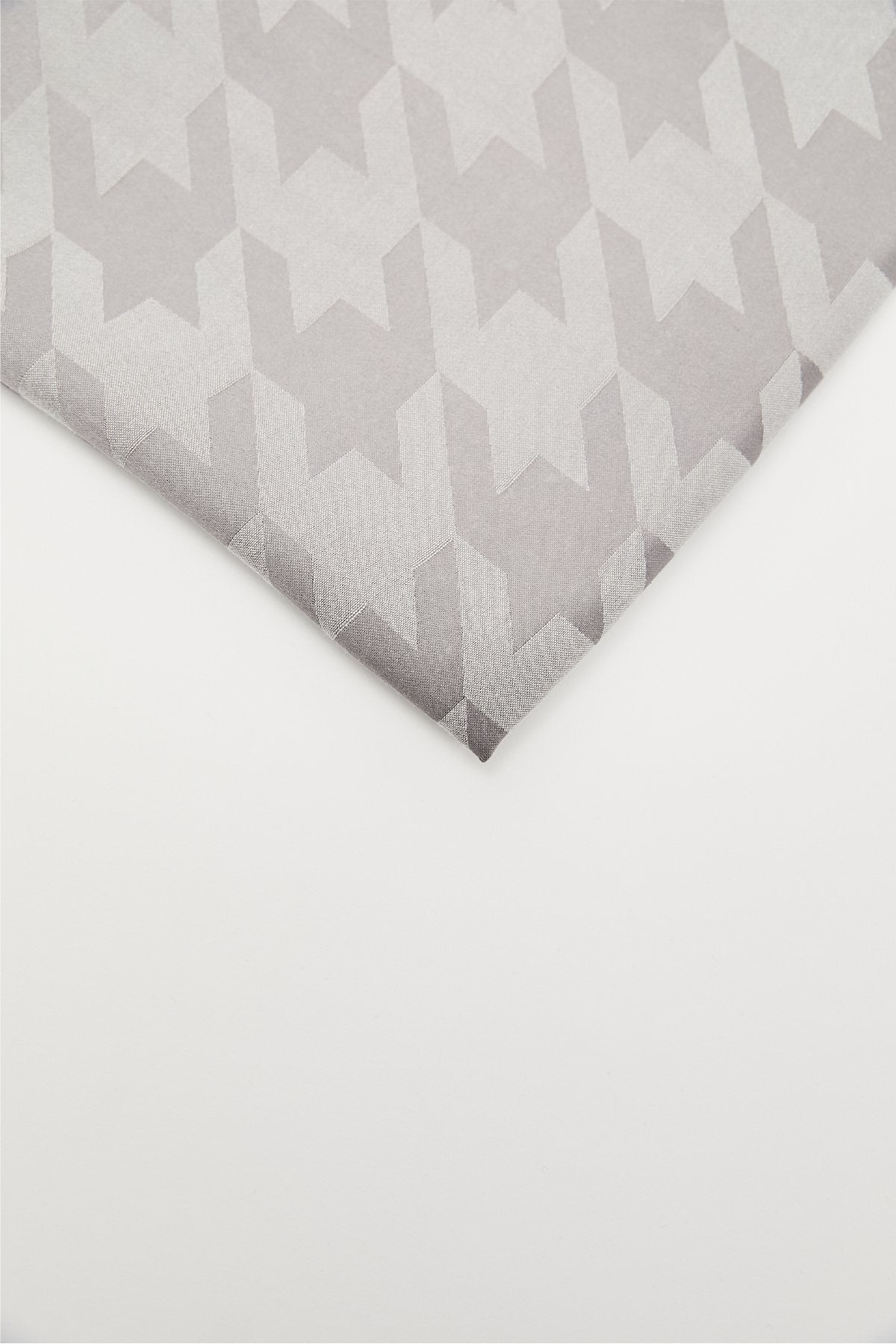 Houndstooth Patterned Shawl