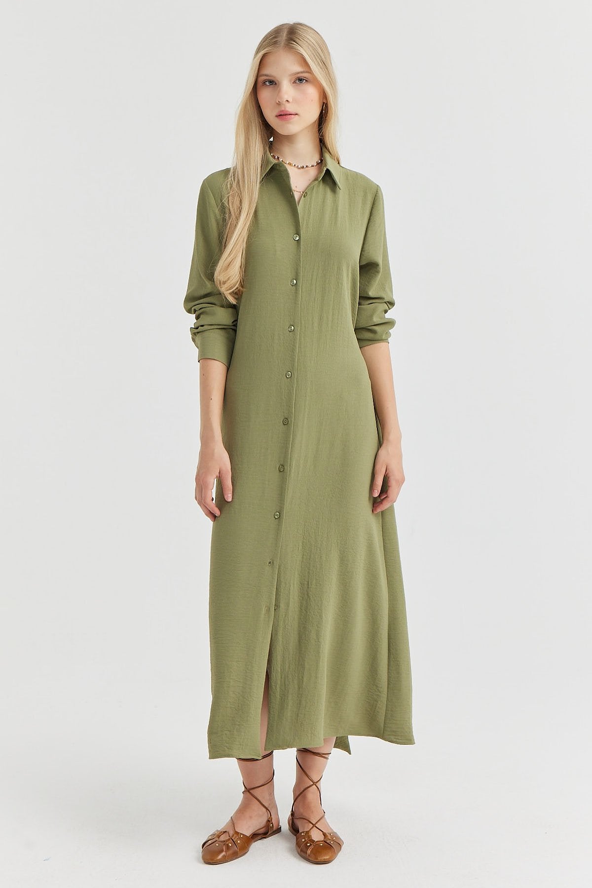 فستان نسائي بأزرار وحزام