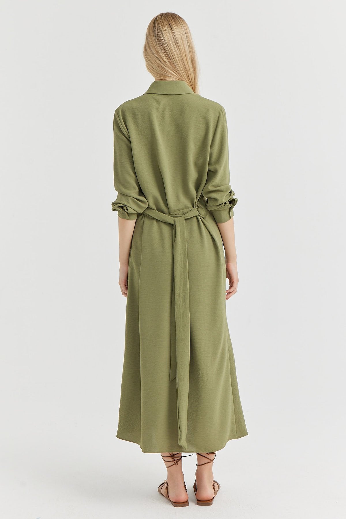 فستان نسائي بأزرار وحزام