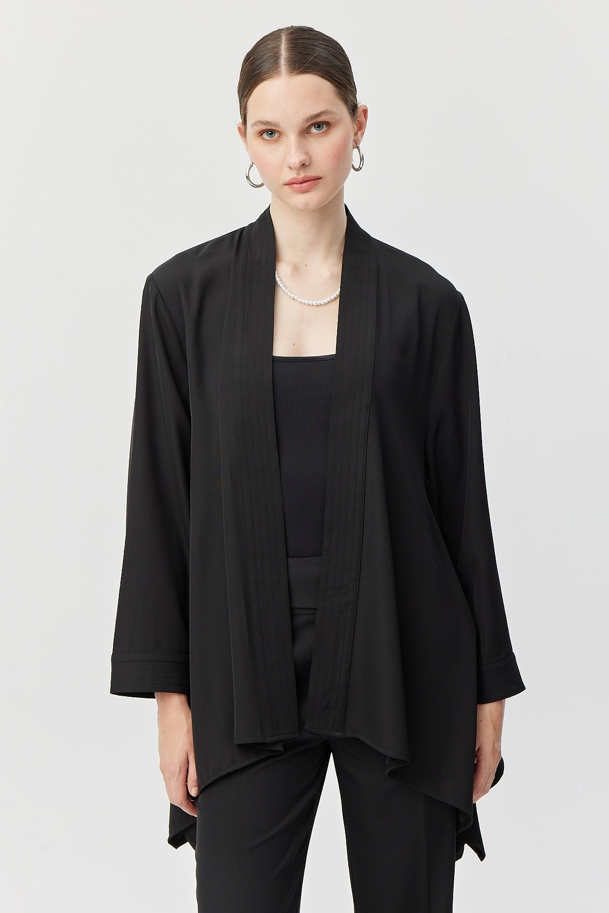 Kadın Kuşaklı Asimetrik Kesim Astarsız Ceket