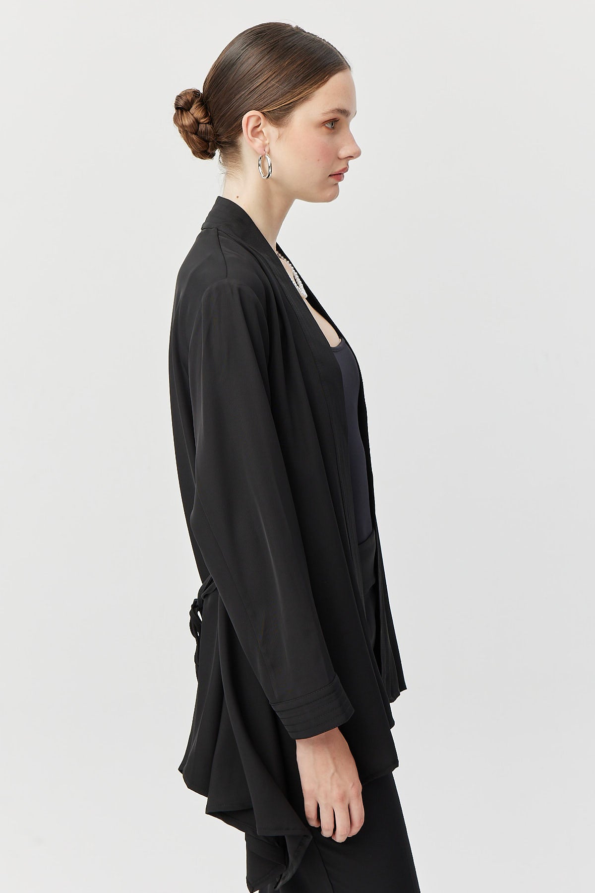 Kadın Kuşaklı Asimetrik Kesim Astarsız Ceket