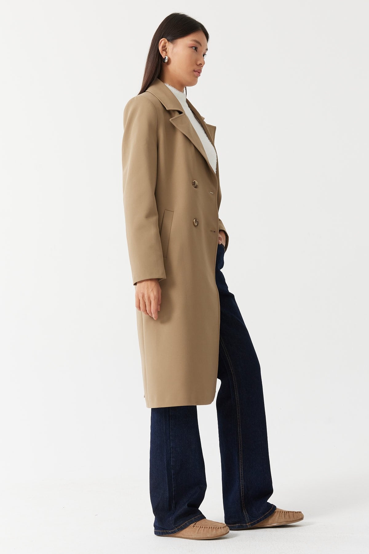 معطف نسائي طويل مزدوج الأزرار 