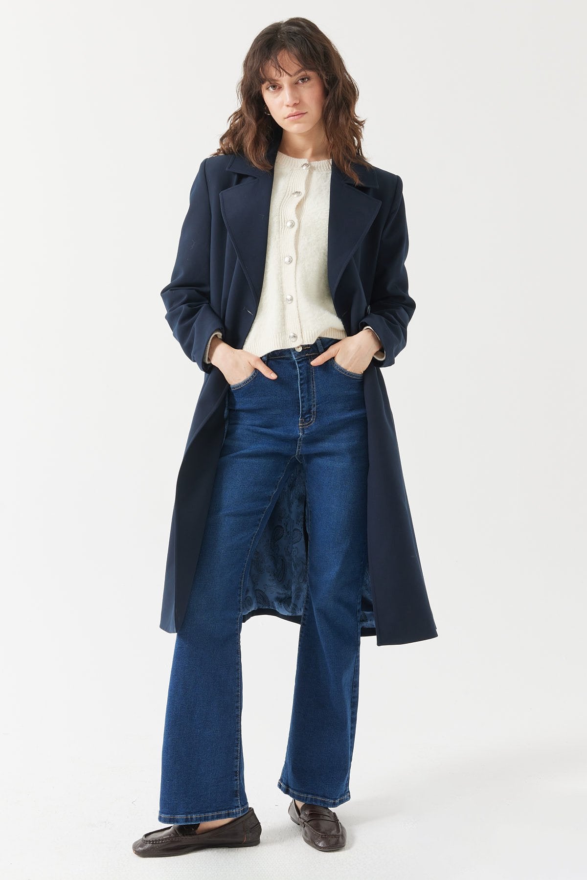 معطف نسائي طويل مزدوج الأزرار 