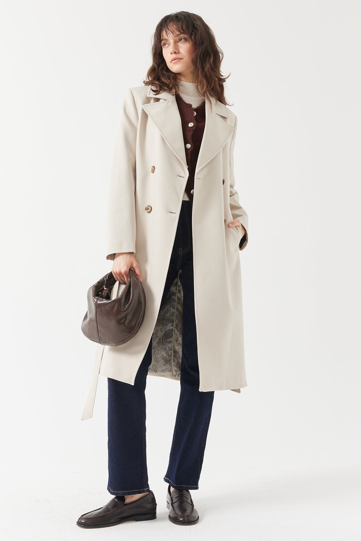 معطف نسائي طويل مزدوج الأزرار 